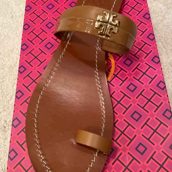 Tory Burch toe ring sandals - Picture 3 of 4